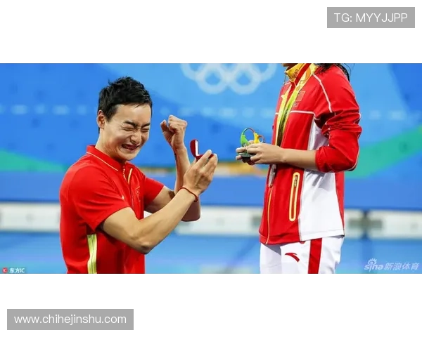 傅海峰退役后住广州豪宅，每天五点起床遛弯像在拍港剧