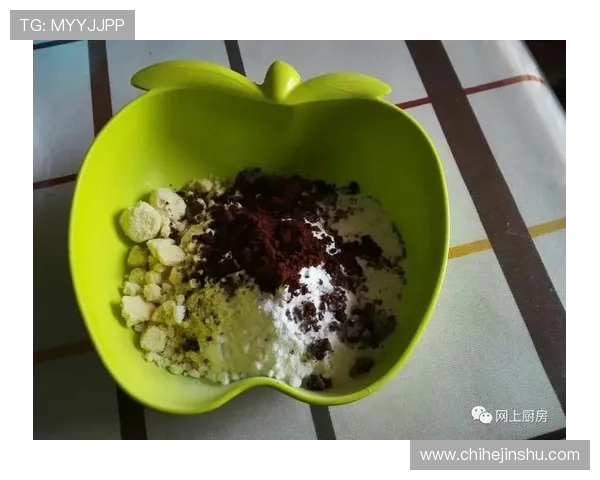 贝林厄姆家的冰箱里居然只放蛋白粉和冰水